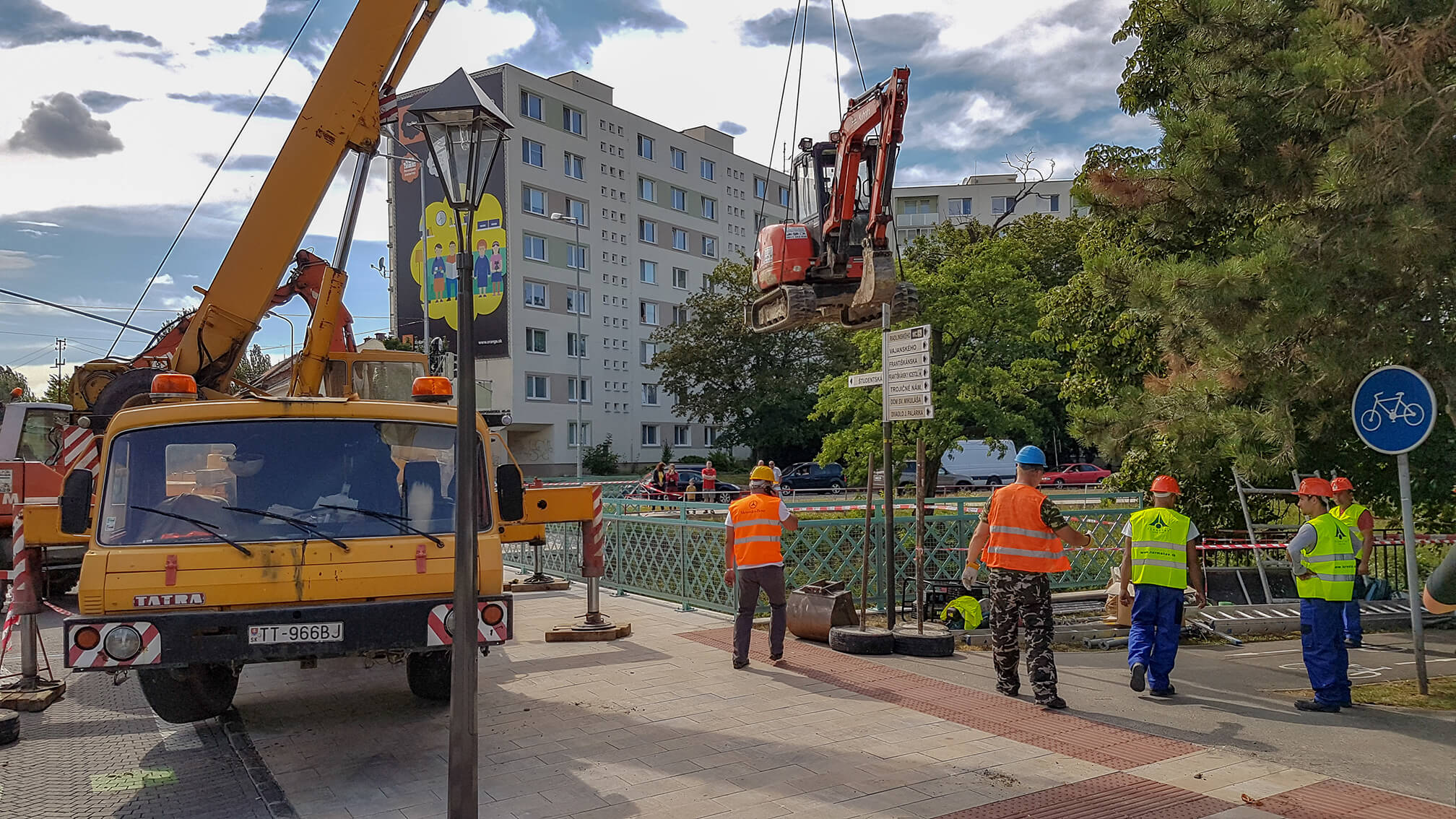 Stavba mostu pri Bernolákovej bráne