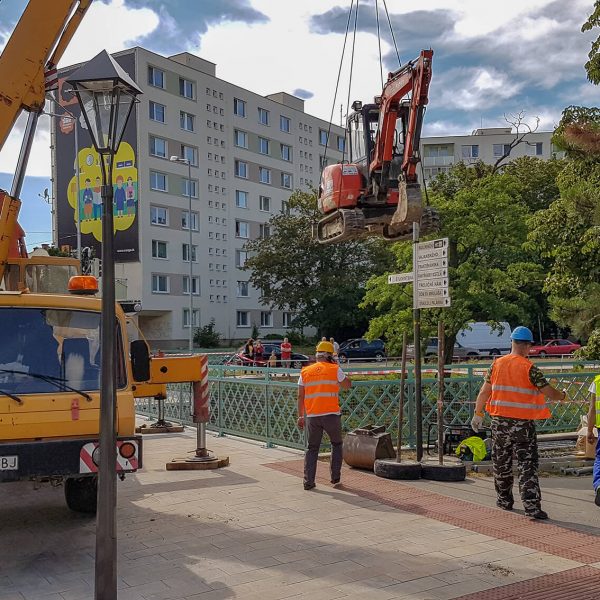 Stavba mostu pri Bernolákovej bráne